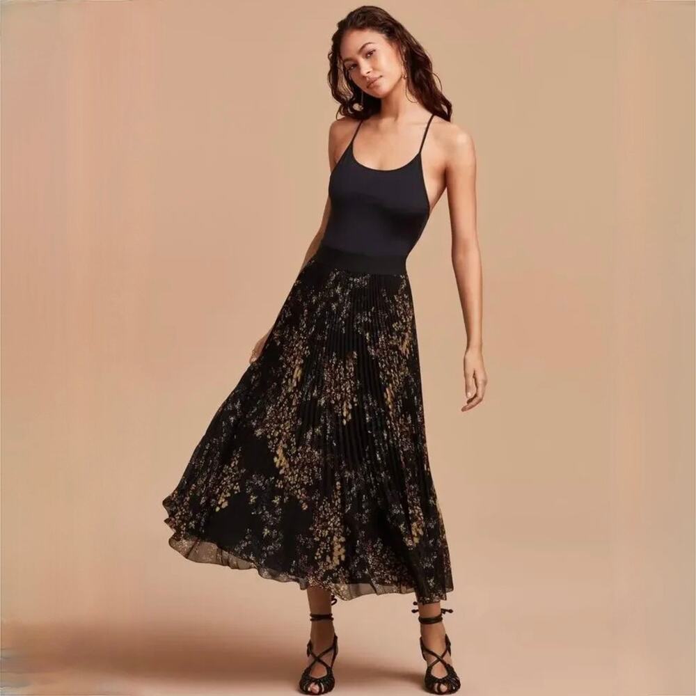 Aritzia Wilfred Terre Pleated Maxi Skirt - Black with Floral Print- Size L